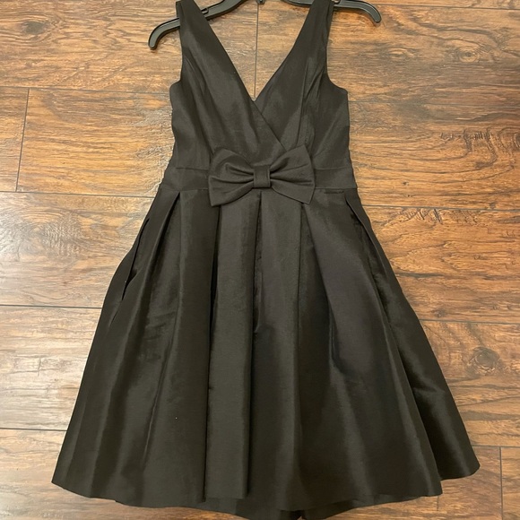 Jessica Simpson A-Line Bow-Back V-Neck Dress - Picture 3 of 7